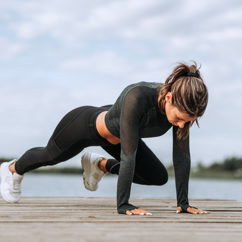 woman working out, whey protein, gym supplements, 